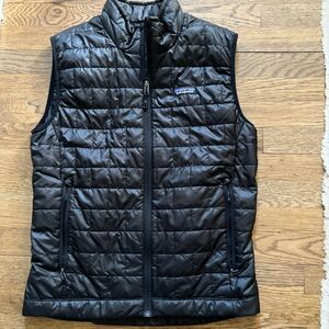 Men’s Patagonia Black Puffer Vest zip front Primaloft Packable lightweight Sz S